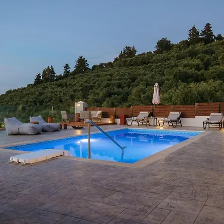 Venia - Cozy Escape With Scenic Sew View, By Zantewize Villa Tragaki