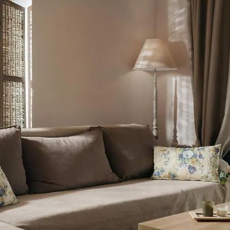 Villa Venia - Cozy Escape With Scenic Sew View, By Zantewize