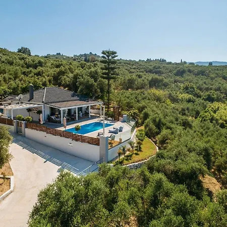 Villa Venia - Cozy Escape With Scenic Sew View, By Zantewize *