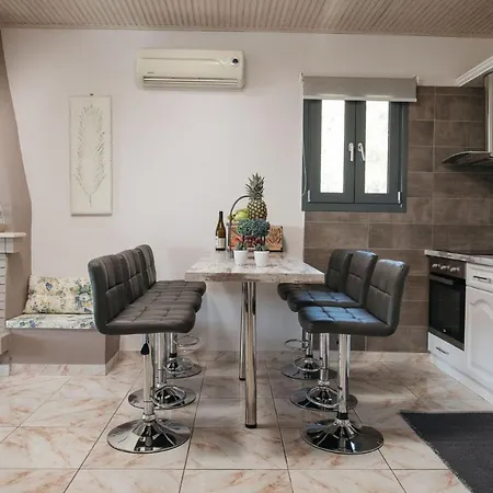 Venia - Cozy Escape With Scenic Sew View, By Zantewize Villa Tragaki