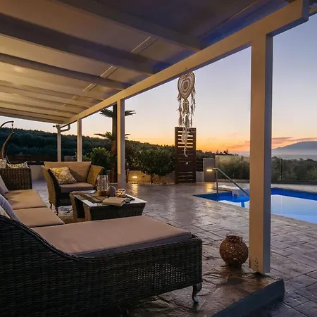 Venia - Cozy Escape With Scenic Sew View, By Zantewize Villa