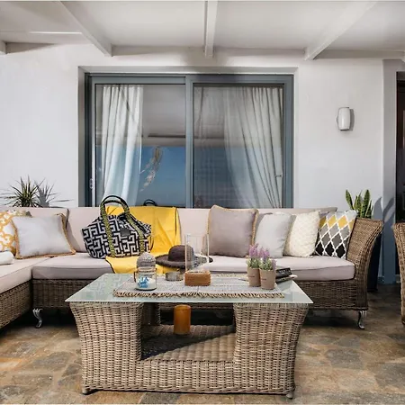 Venia - Cozy Escape With Scenic Sew View, By Zantewize Villa