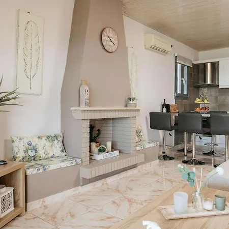 Villa Venia - Cozy Escape With Scenic Sew View, By Zantewize *