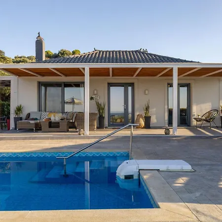 Vilă Venia - Cozy Escape With Scenic Sew View, By Zantewize Tragaki