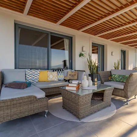 Venia - Cozy Escape With Scenic Sew View, By Zantewize Tragaki