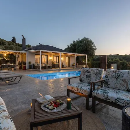 Venia - Cozy Escape With Scenic Sew View, By Zantewize Tragaki