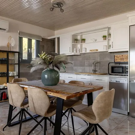 Venia - Cozy Escape With Scenic Sew View, By Zantewize Vilă *