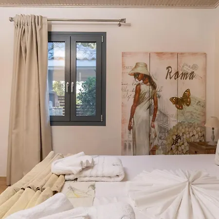 Venia - Cozy Escape With Scenic Sew View, By Zantewize Vilă