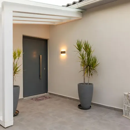 Vilă Venia - Cozy Escape With Scenic Sew View, By Zantewize