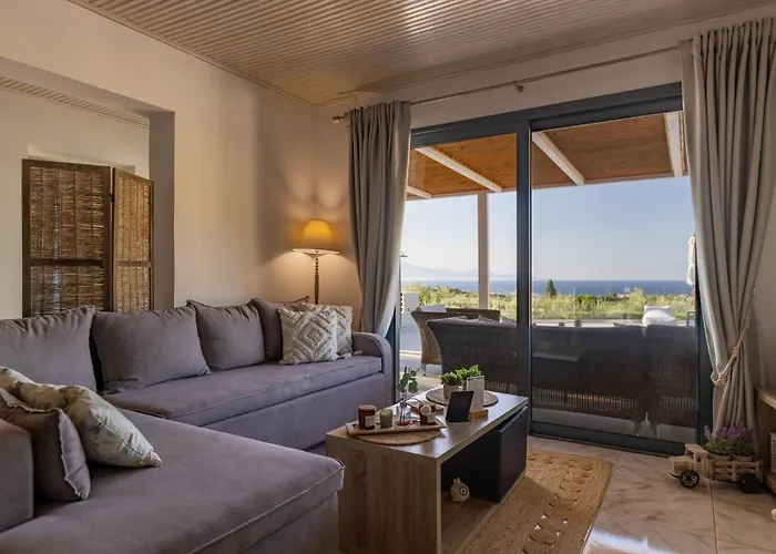 Venia - Cozy Escape With Scenic Sew View, By Zantewize