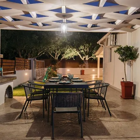 Venia - Cozy Escape With Scenic Sew View, By Zantewize Willa