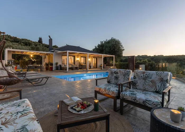 Venia - Cozy Escape With Scenic Sew View, By Zantewize Tragáki